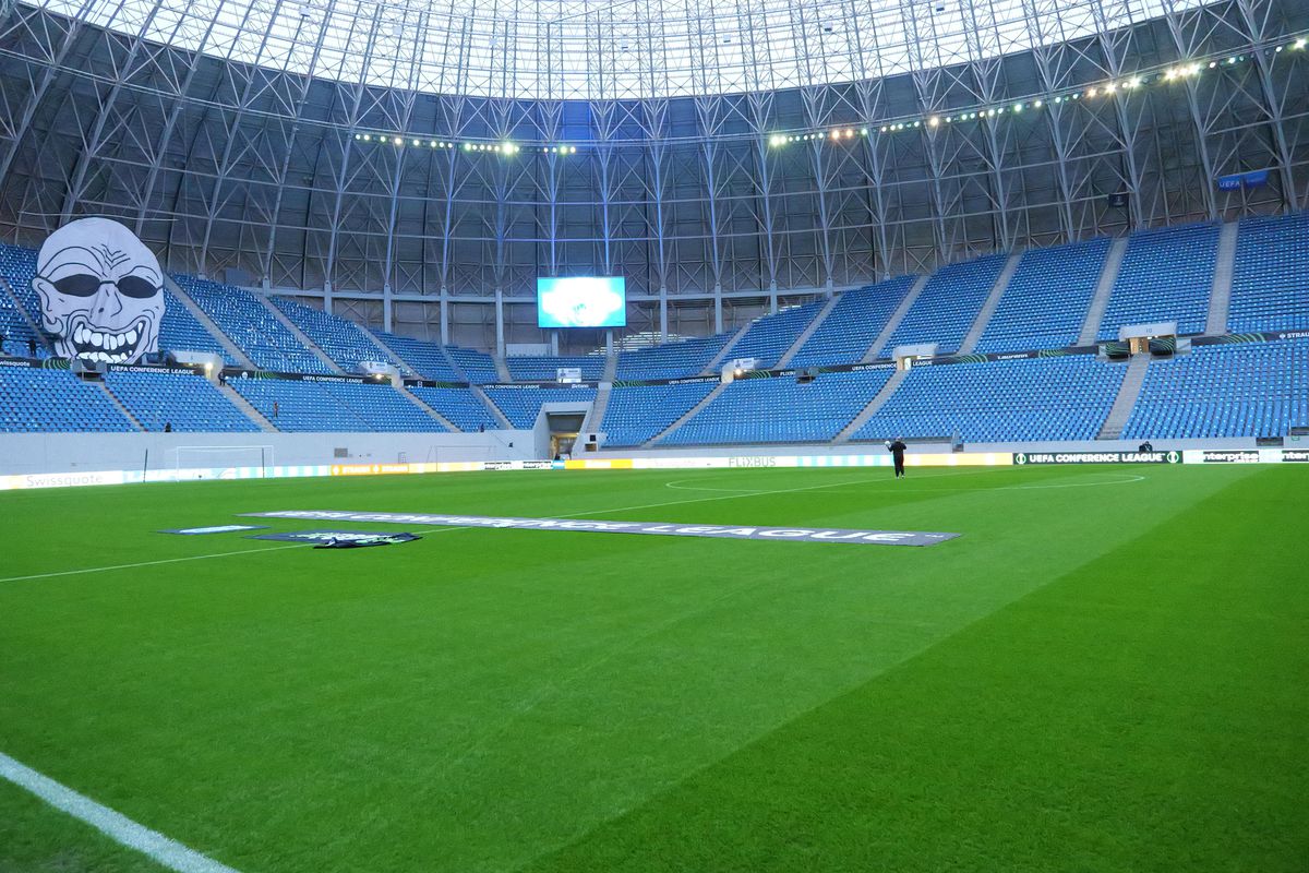 Scenografia pregătită de Universitatea Craiova la meciul cu Mainz