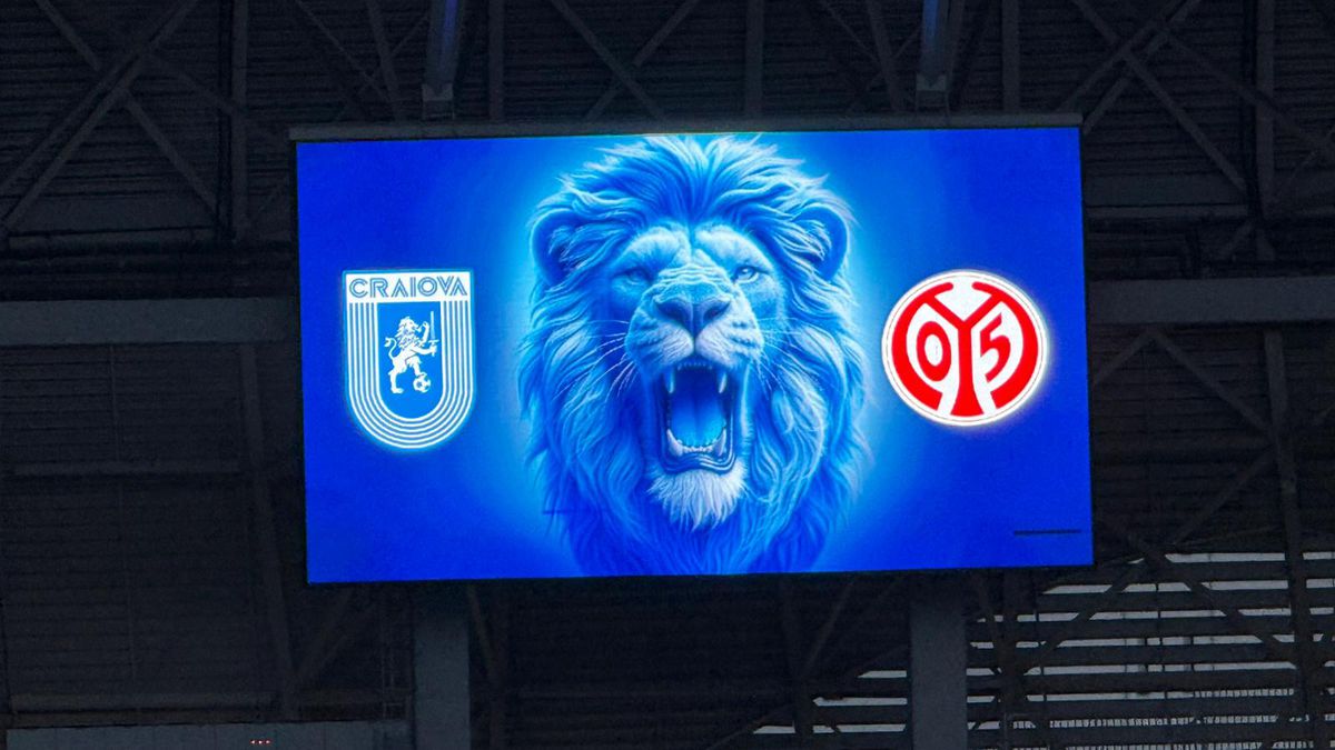 Scenografia pregătită de Universitatea Craiova la meciul cu Mainz
