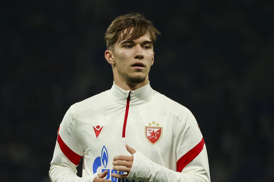 Povestea „Granitului” de Guimaraes, jucătorul cumpărat de Steaua Roșie cu o sumă la care românii nici nu se gândesc » Tomas Handel, „inginerul” care dictează ritmul infernului roșu