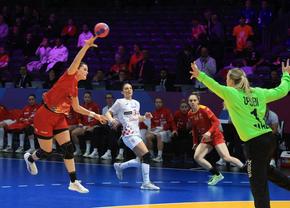 România - Croația » Start dificil pentru tricolore: gol cu spatele pentru Lorena Ostase! GSP transmite din Rotterdam Ahoy