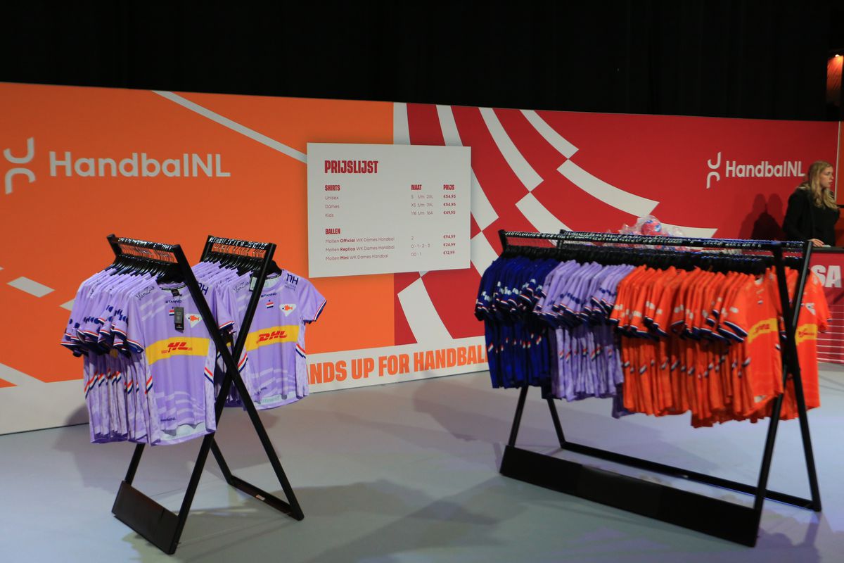 Mai mult decât o arenă de handbal » Cum arată Rotterdam Ahoy, „labirintul” în care România joacă la CM de handbal: imagini impresionante din culise! + cât costă o bere la 350 ml