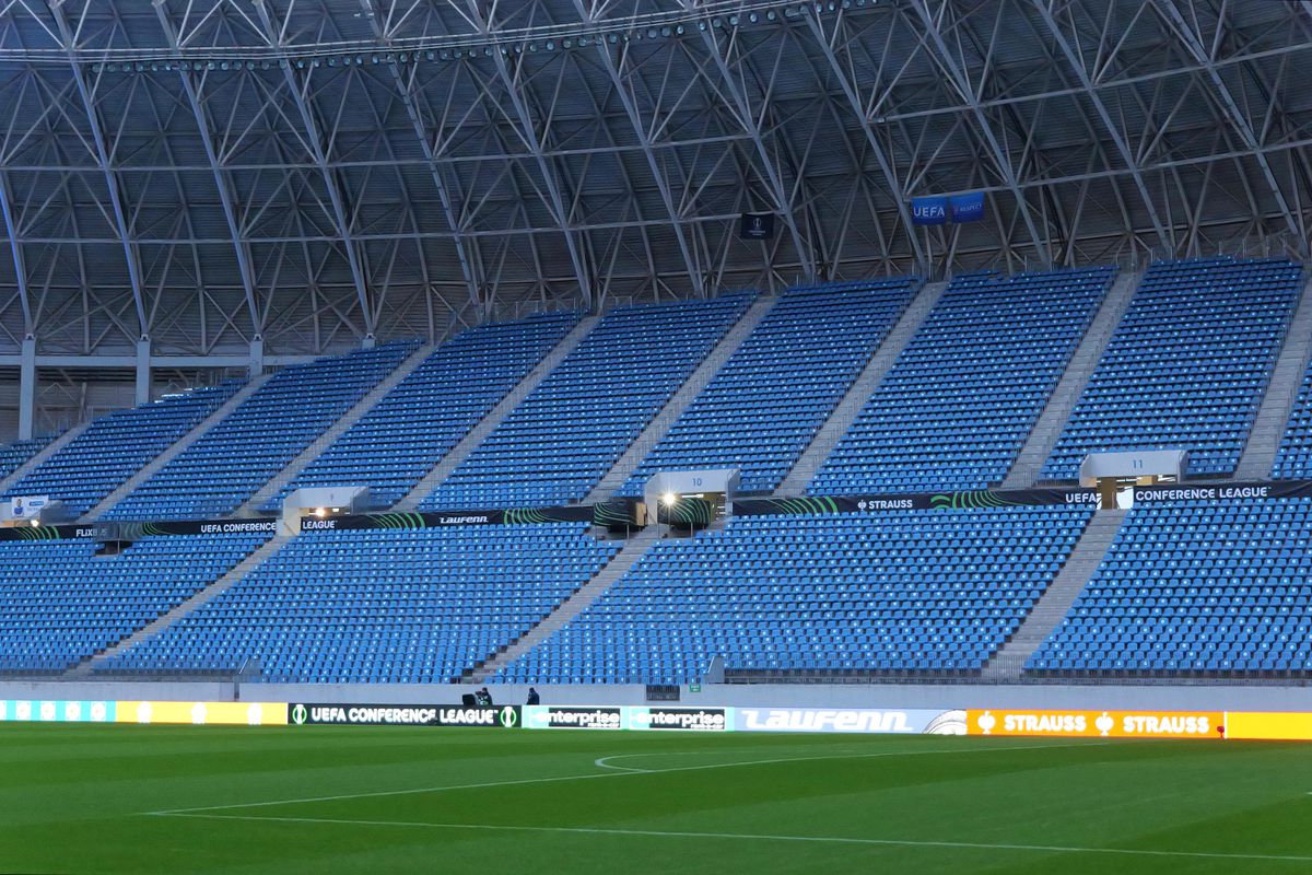 Scenografia pregătită de Universitatea Craiova la meciul cu Mainz