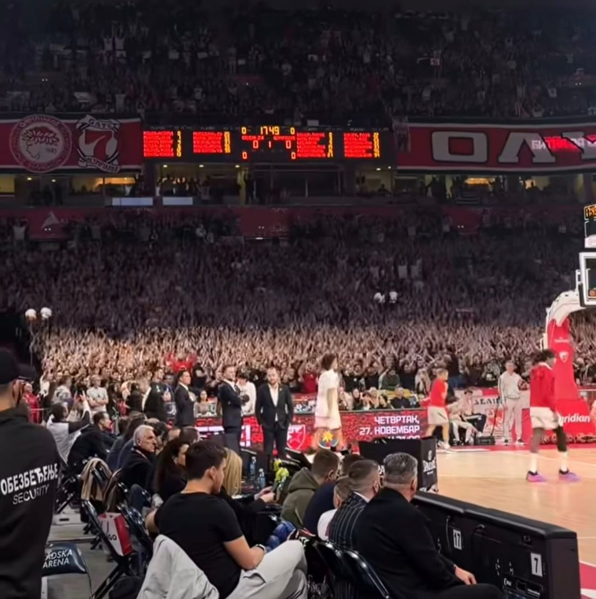 Electric Crvena Zvezda: atmosferă de excepție la baschet în EuroLiga