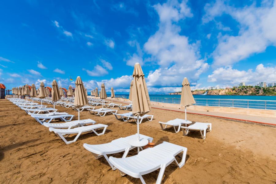 Unde poți zbura din București pentru o vacanță la mare, fără escală