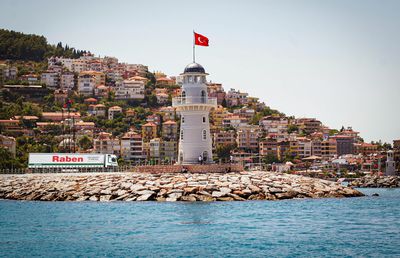 Transport marfă Turcia: Conectează-ți afacerea cu noul hub logistic al Raben