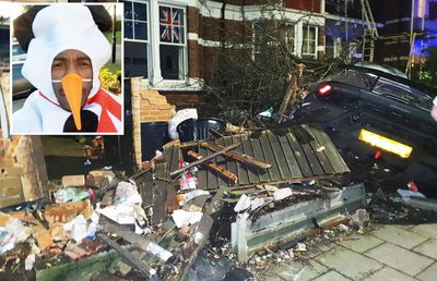 VIDEO Costumat în om de zăpadă, un fotbalist din Premier League şi-a făcut praf Lamborghini-ul de Crăciun!