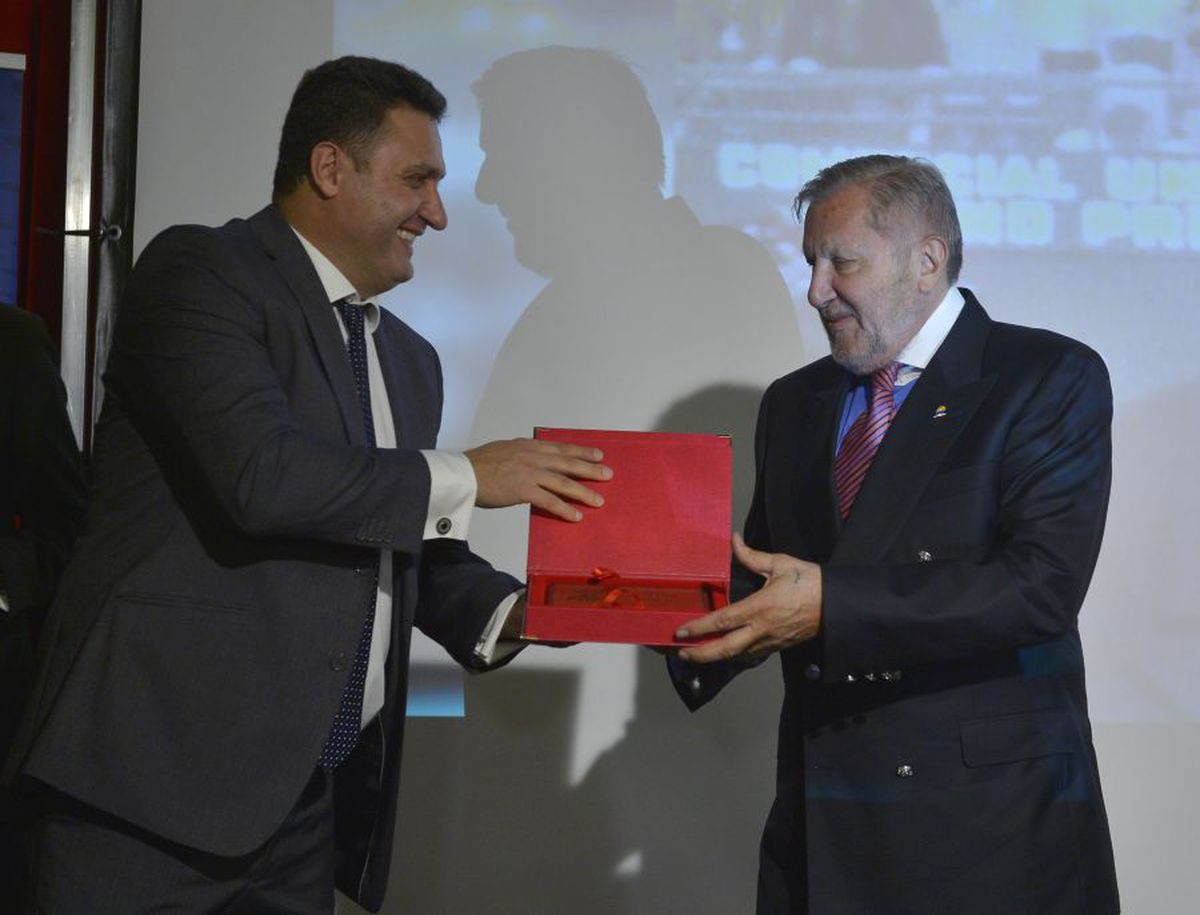 FOTO Simona Halep a surprins pe toată lumea » A luat microfonul și l-a chemat pe scenă pe Toni Iuruc