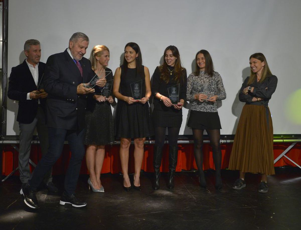 FOTO Simona Halep a surprins pe toată lumea » A luat microfonul și l-a chemat pe scenă pe Toni Iuruc