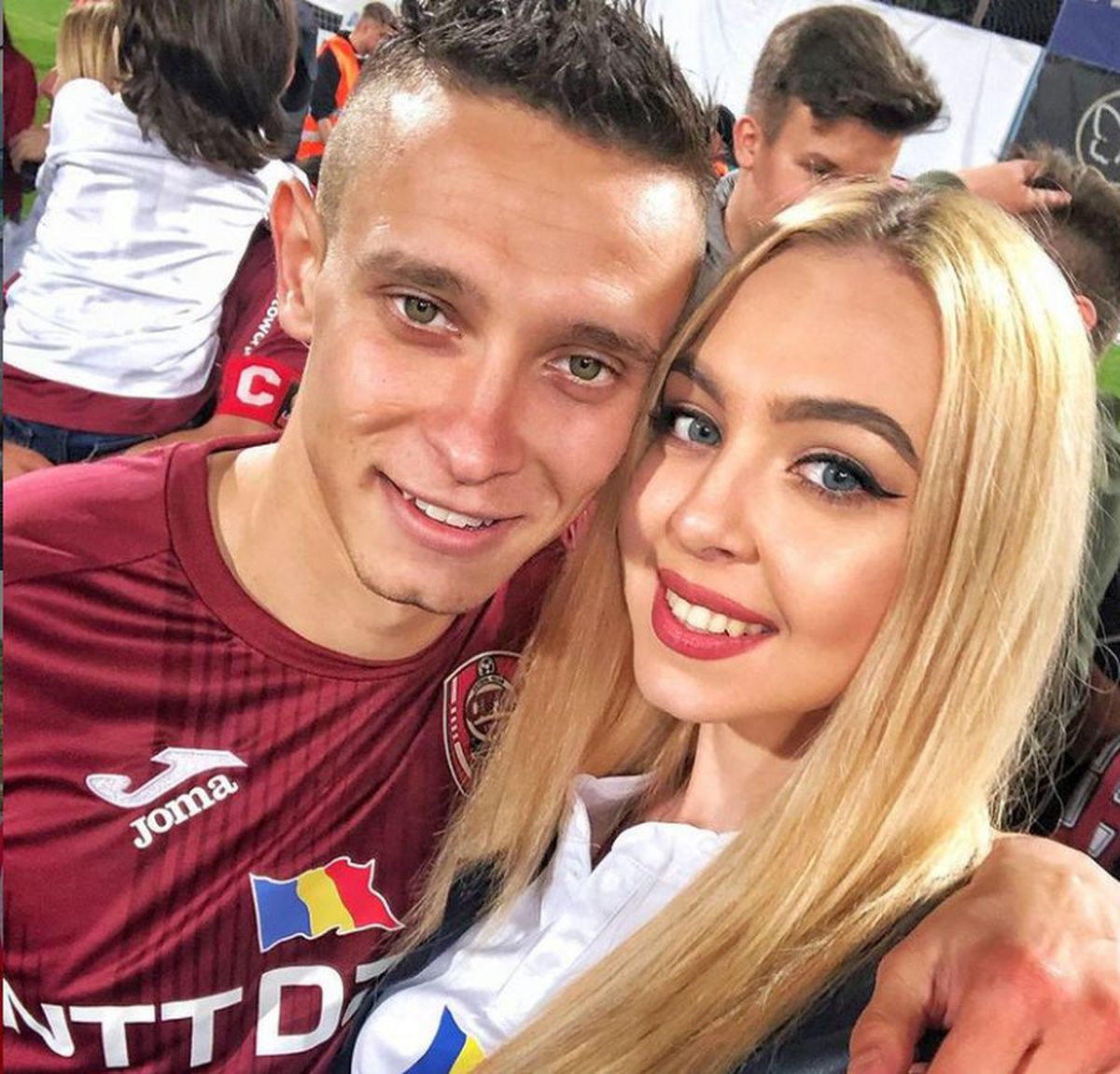 GALERIE FOTO Cererile în căsătorie, la modă în România! Rebeca i-a spus „da” unui jucător de la CFR Cluj