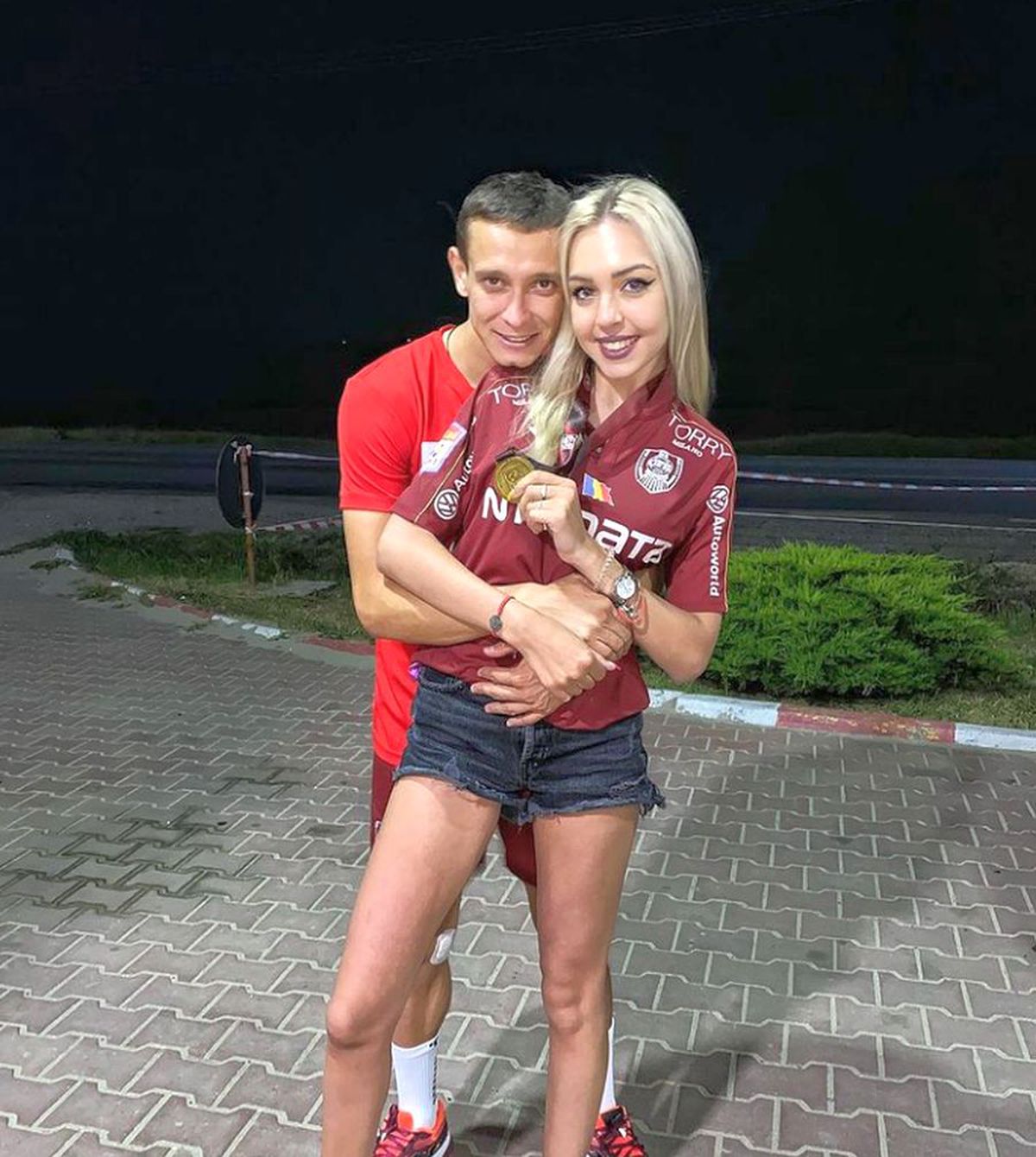 Artificii pe cerul din „Gruia” » Rebeca i-a spus „da” lui Valentin Costache