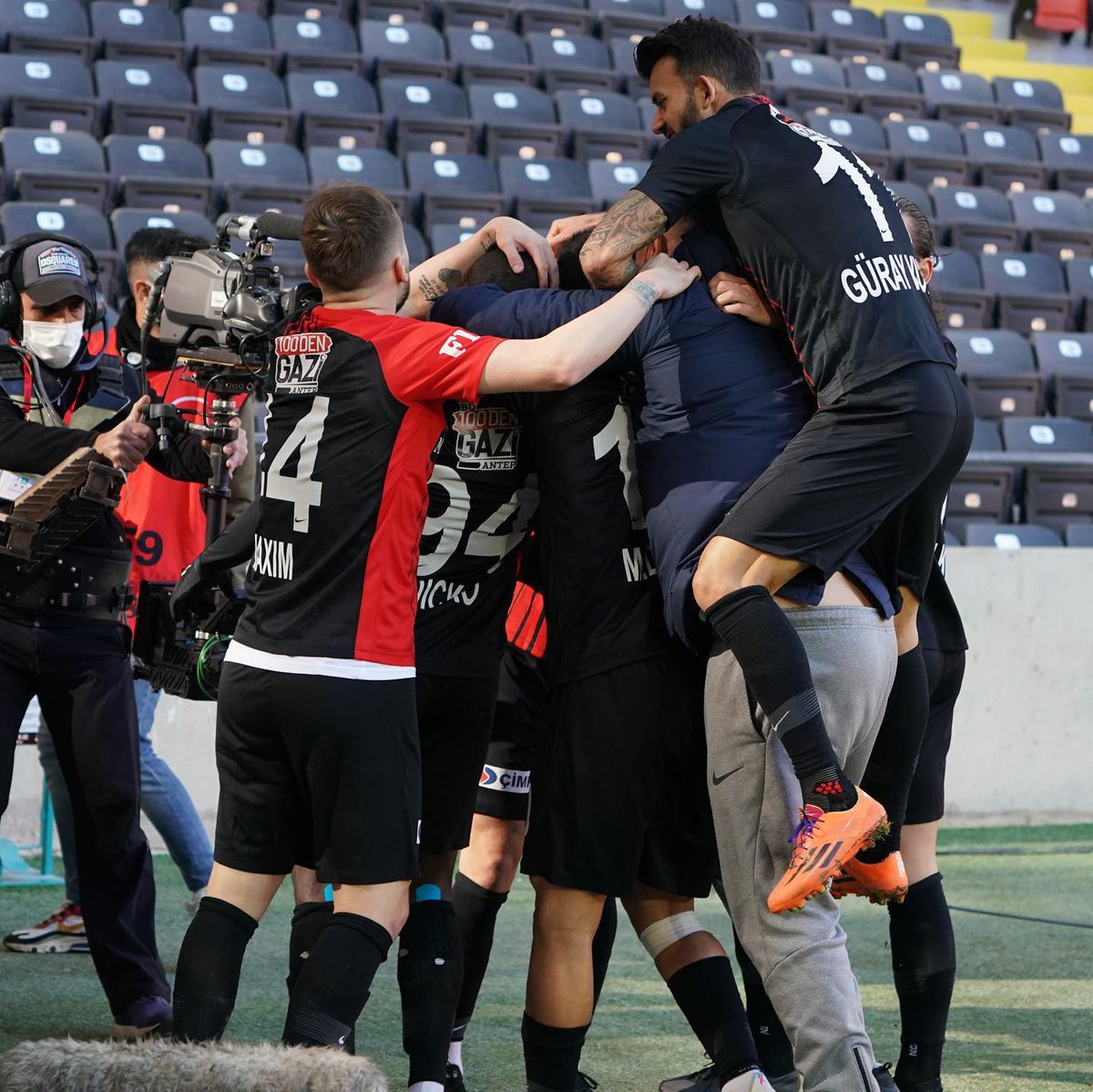 GAZIANTEP – ALANYASPOR 3-1. Marius Șumudică, împărat în Turcia! An FANTASTIC la Gaziantep