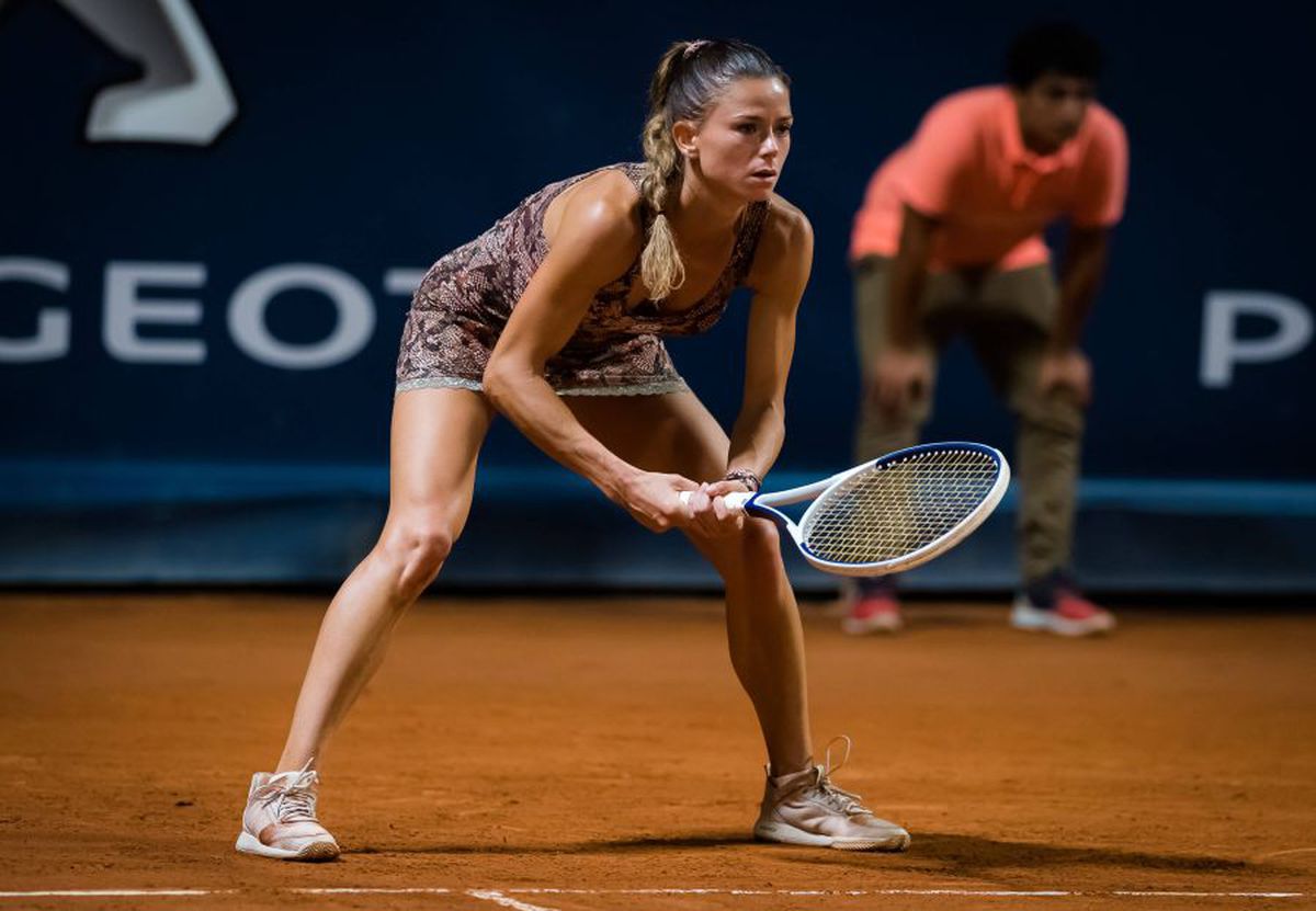 „Casă, dulce casă” » Camila Giorgi, fotografii îndrăznețe de Crăciun: cum s-a pozat italianca