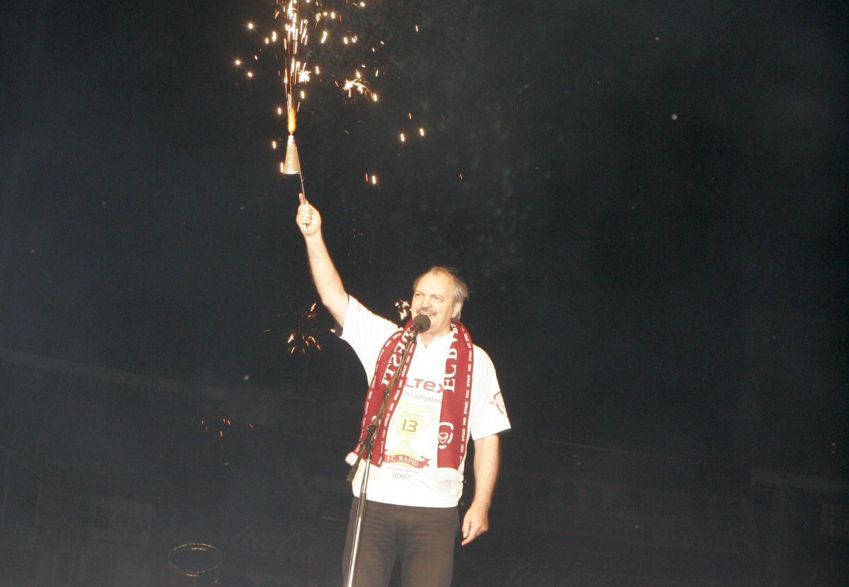 Andrei Păunescu vs. Rapid, azi la Tribunalul București » Fiul marelui poet cere explicații: „Cum e posibil ca o operă culturală să devină obiect de tarabă?”