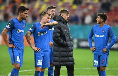 Becali vrea să-l dea afară, dar nu poate! Jucătorul refuză să plece de la FCSB