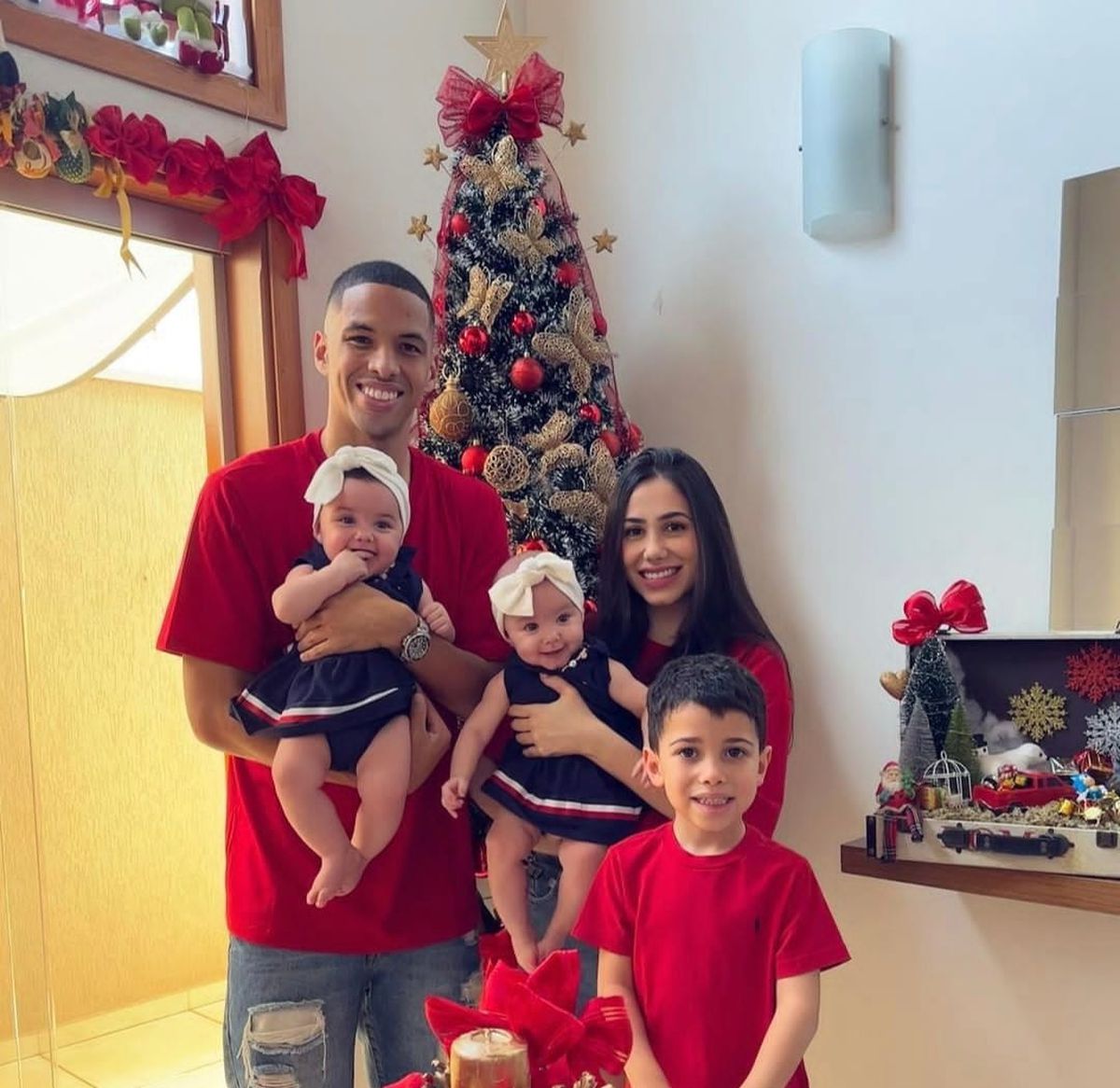 Becali vrea să-l dea afară, dar nu poate! Jucătorul refuză să plece de la FCSB