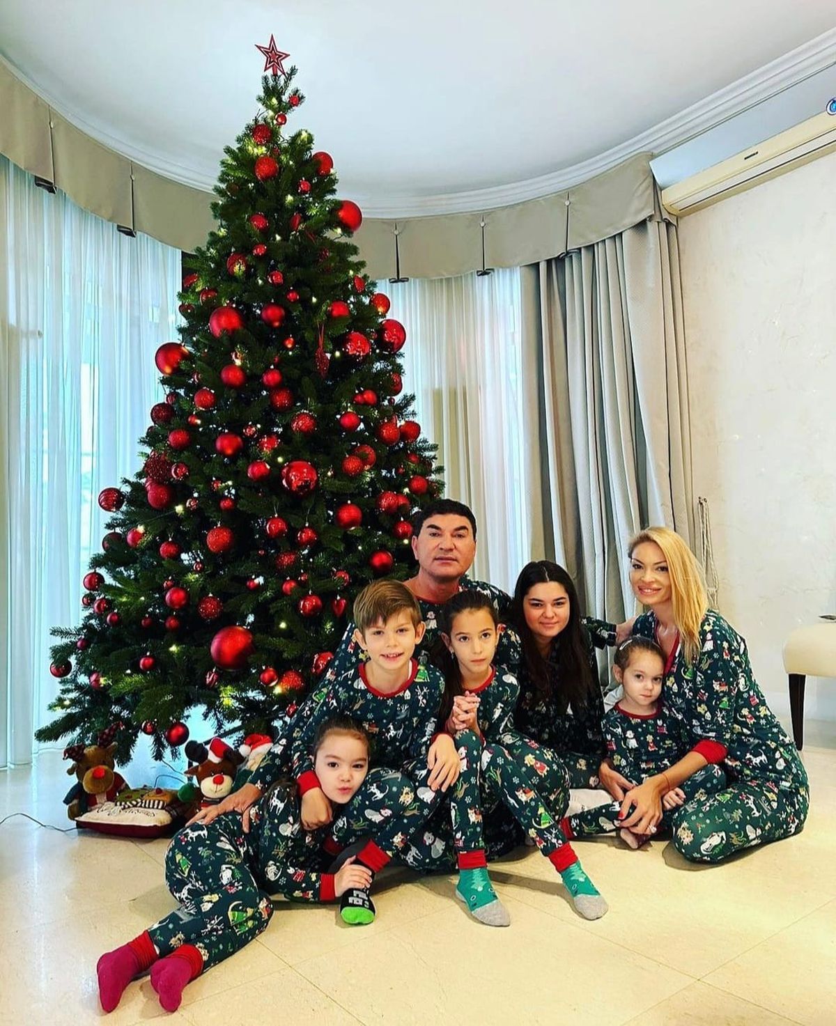 Becali vrea să-l dea afară, dar nu poate! Jucătorul refuză să plece de la FCSB