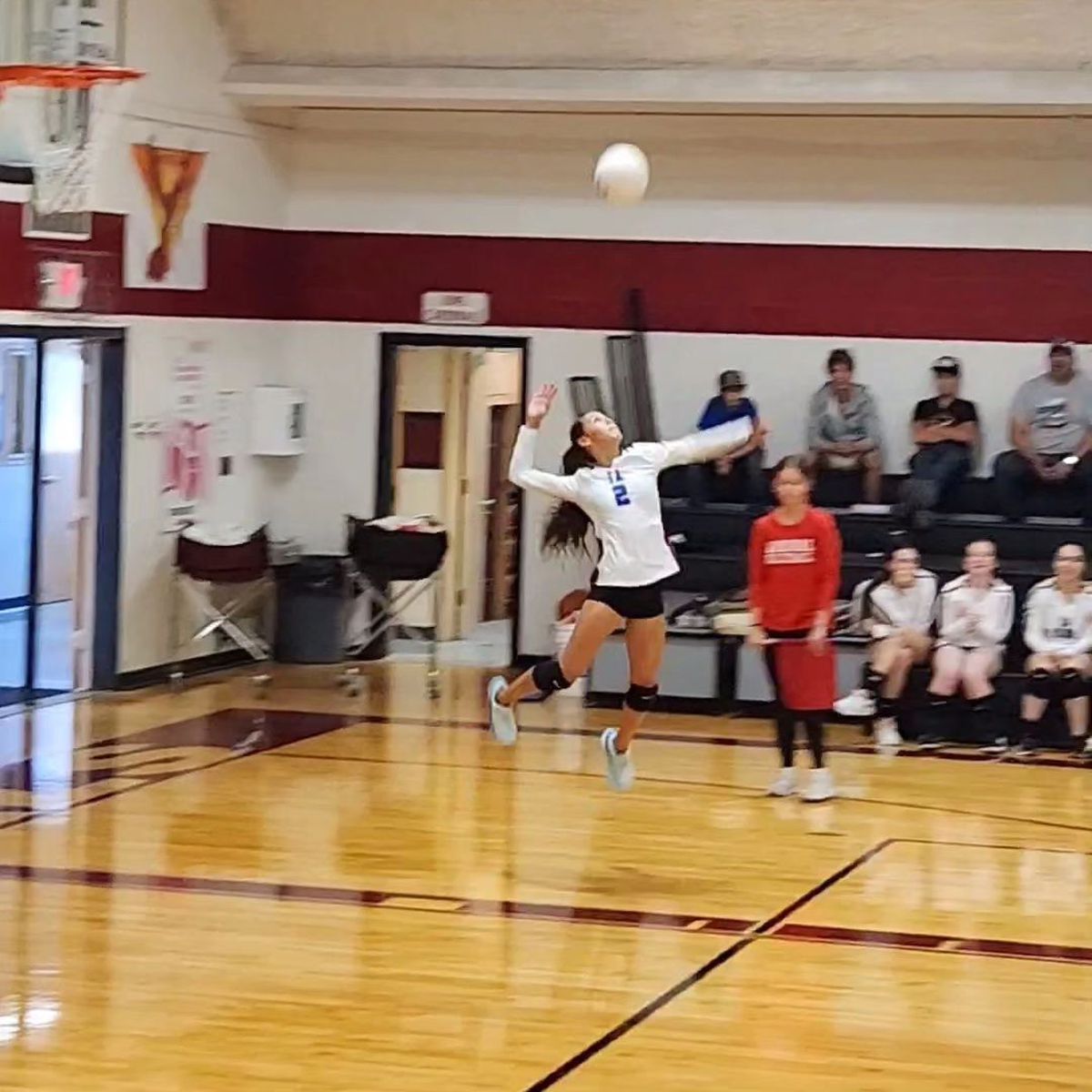 O adolescentă din SUA vrea să devină prima femeie care participă în circuitul profesionist de rodeo cu tauri