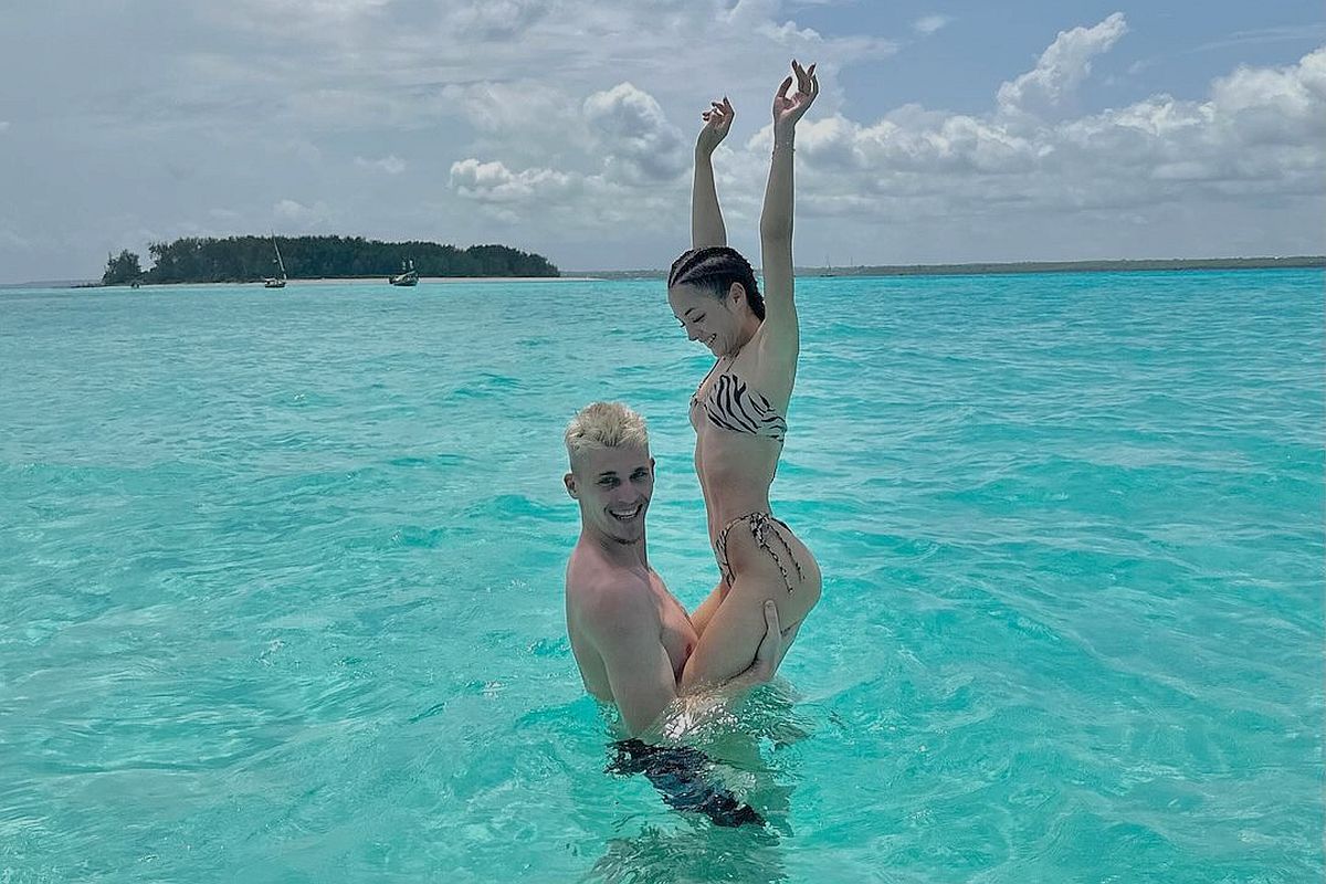 Vacanță de vis în Zanzibar pentru titularul de la FCSB și iubita lui