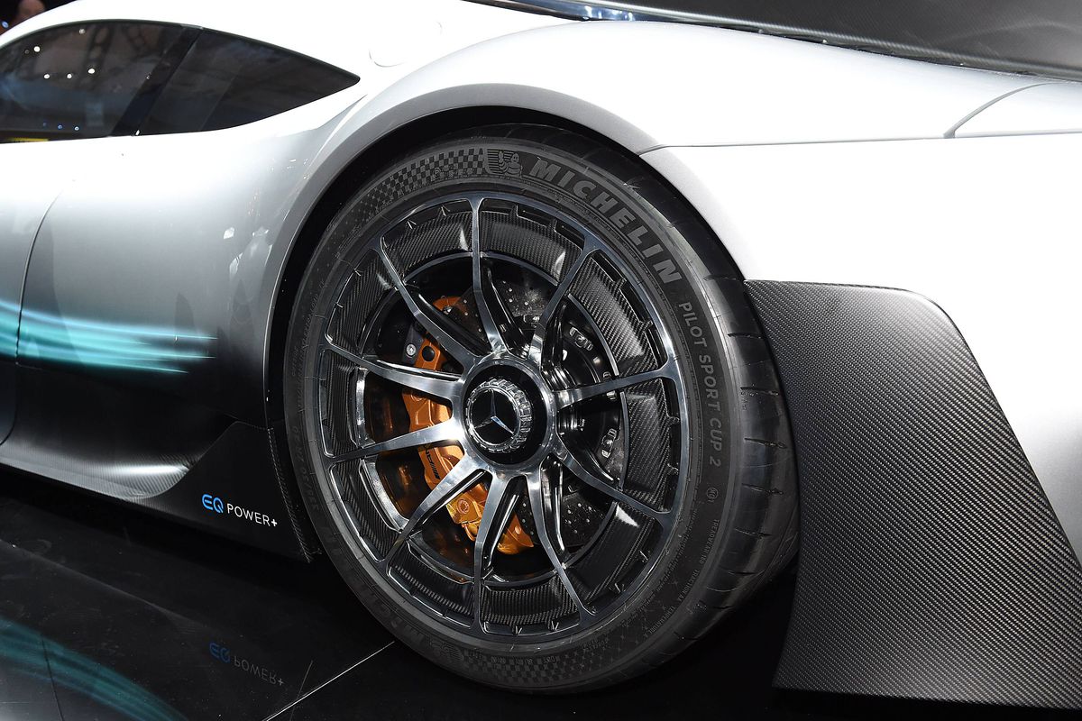 „Cadoul” de milioane de euro al lui Țiriac a ajuns după 5 ani: „Prețul e obscen. Îl desfac imediat după Anul Nou”