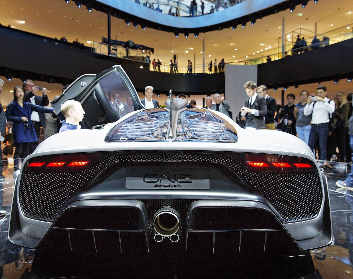 „Cadoul” de milioane de euro al lui Țiriac a ajuns după 5 ani: „Prețul e obscen. Îl desfac imediat după Anul Nou”