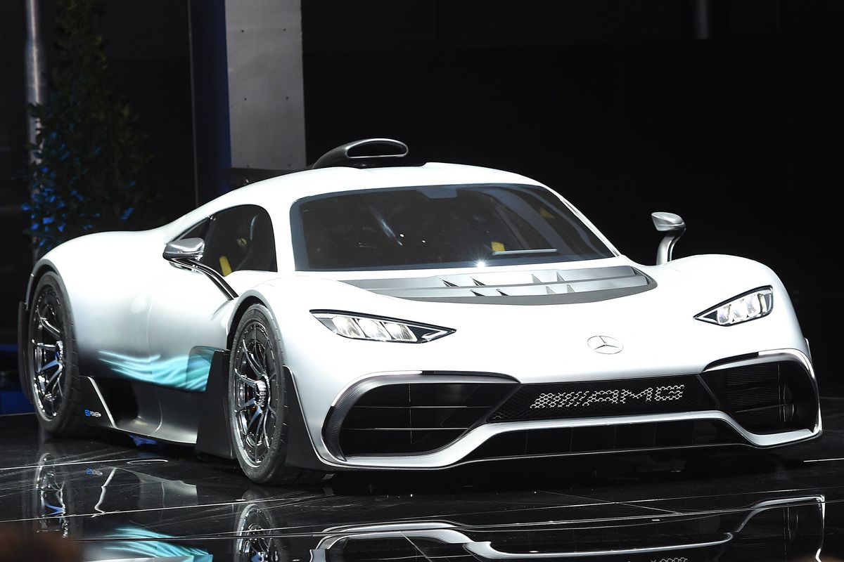 „Cadoul” de milioane de euro al lui Țiriac a ajuns după 5 ani: „Prețul e obscen. Îl desfac imediat după Anul Nou”