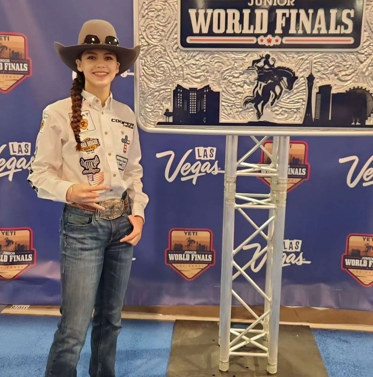 O adolescentă din SUA vrea să devină prima femeie care participă în circuitul profesionist de rodeo cu tauri