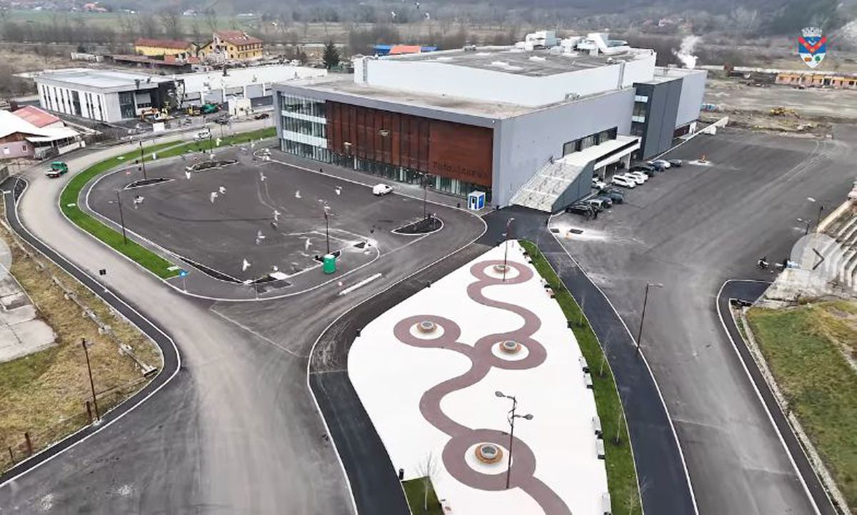 Imagini spectaculoase cu noua sală polivalentă din Turda