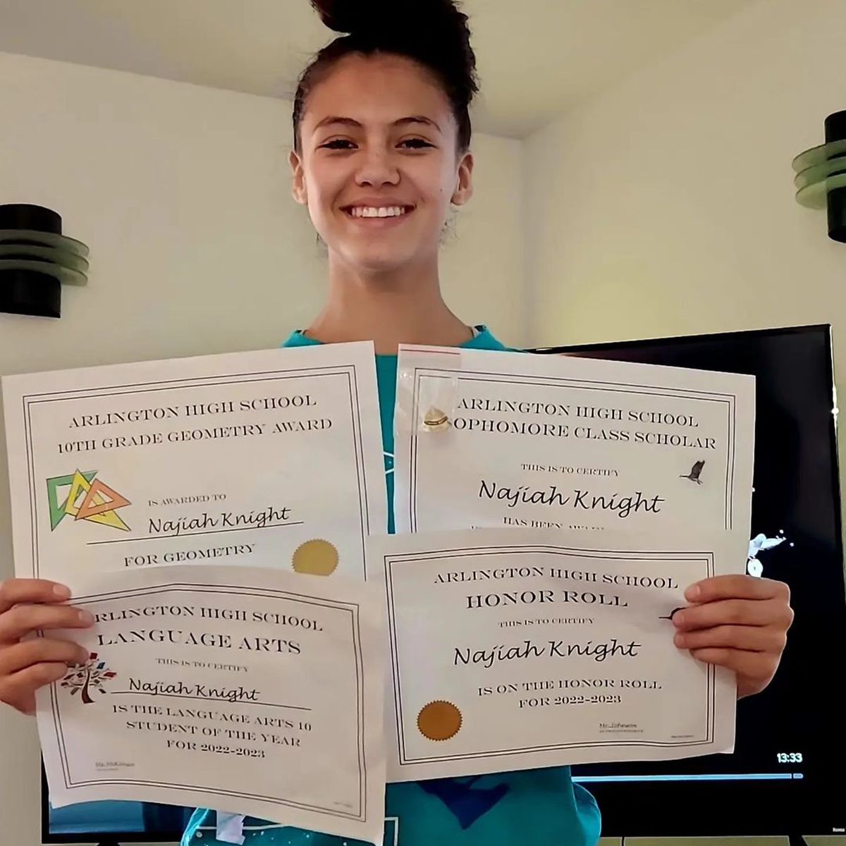 O adolescentă din SUA vrea să devină prima femeie care participă în circuitul profesionist de rodeo cu tauri