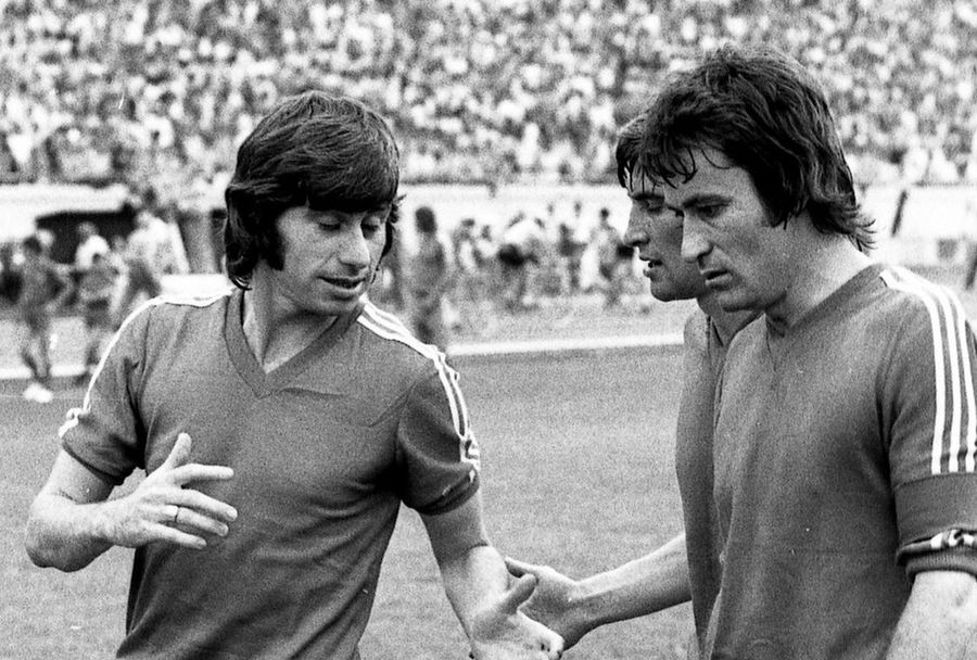 Stenograme incredibile: cum negocia Craiova Maxima vânzarea de meciuri! Cămătaru: „Mi-a dat zece «garoafe»” + „«Materialul» e la Ștefănescu!” » Reacția: „Să fie de capu' lor!”