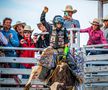 O adolescentă din SUA vrea să devină prima femeie care participă în circuitul profesionist de rodeo cu tauri