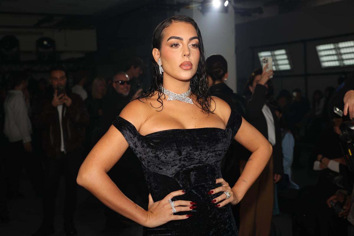 Georgina s-a pozat doar în ... tricou pentru a sărbători live golurile lui Cristiano Ronaldo! » Fotografia devenită virală