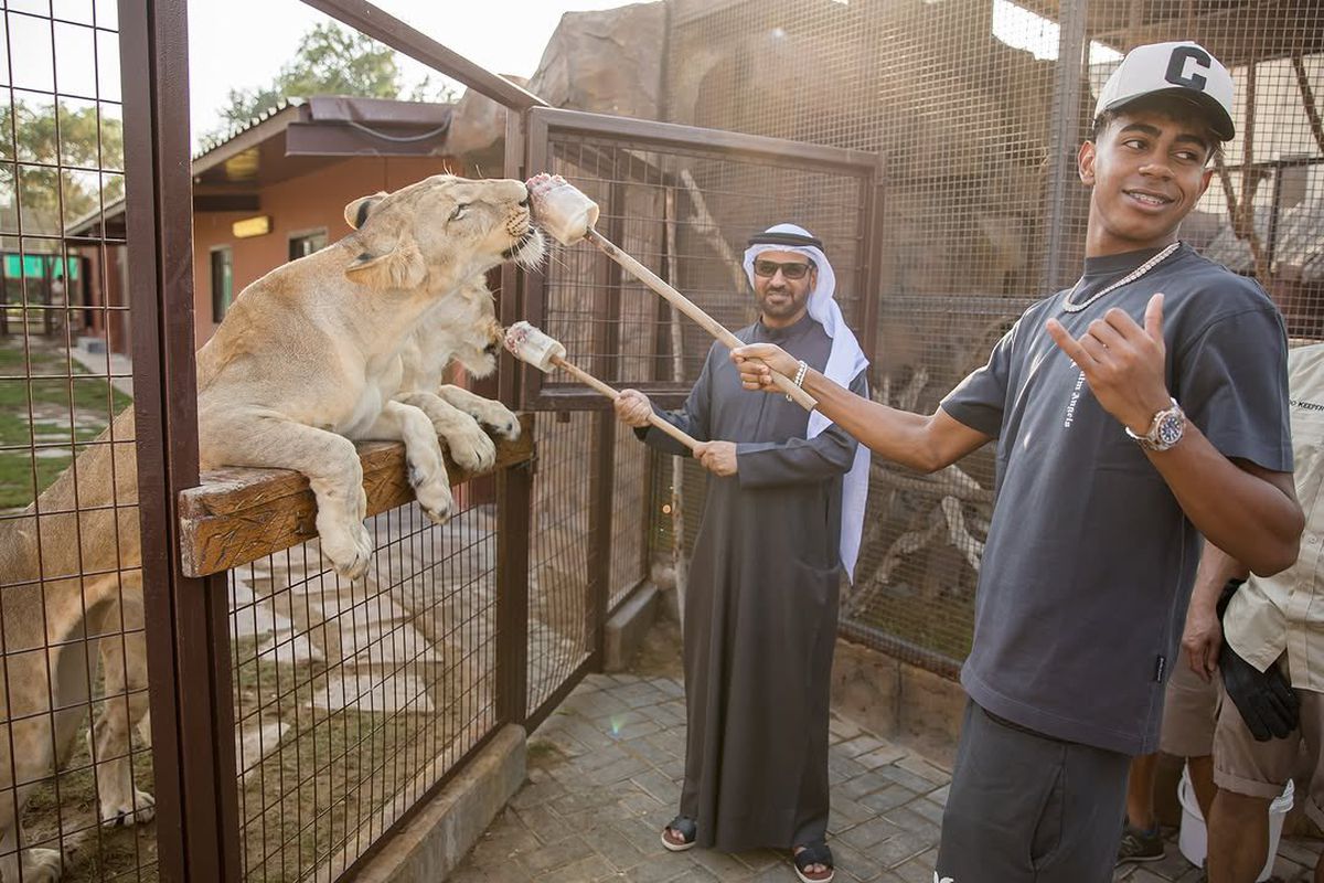 Lamine Yamal a vizitat o grădină zoologică în ziua de Crăciun