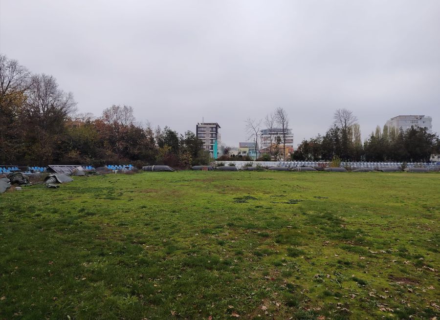 Lăsați fără pistă » Atleții constănțeni nu mai au niciun stadion în oraș unde să se antreneze, iar noua arenă nu are prevăzută așa ceva!
