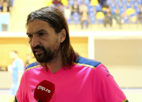 Dan Alexa a numit favorita la titlu, apoi a încercat un exercițiu de imaginație: „Dacă Louis Munteanu era la Rapid și poza în tricoul Stelei...”