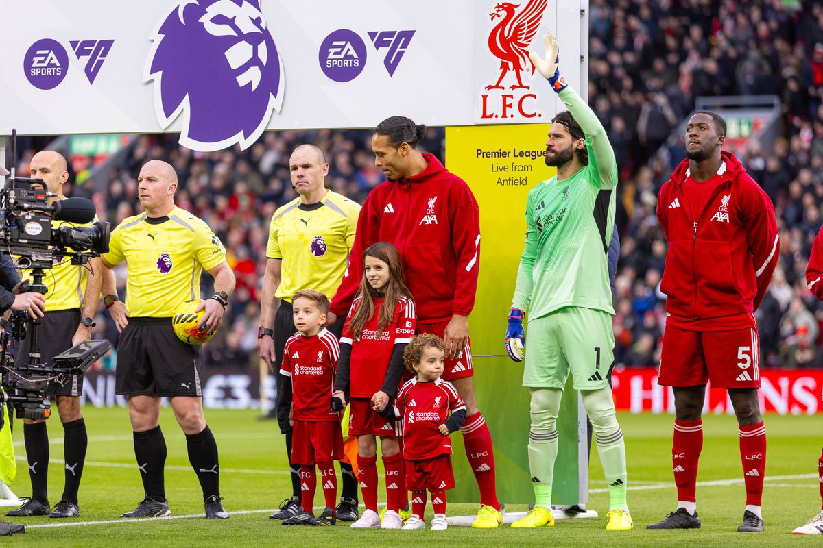 Liverpool, victorie la limită de „Boxing Day” cu „lanterna roșie” Wolverhampton. Premieră Wirtz, într-un meci încărcat de emoție