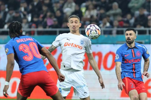 OFICIAL Cedat după doar 3 luni de Universitatea Craiova, atacantul devenit golgheter a fost transferat definitiv de o echipă din prima ligă