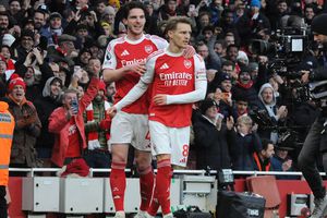 Arsenal redevine lider în Premier League după o victorie chinuită de „Boxing Day”