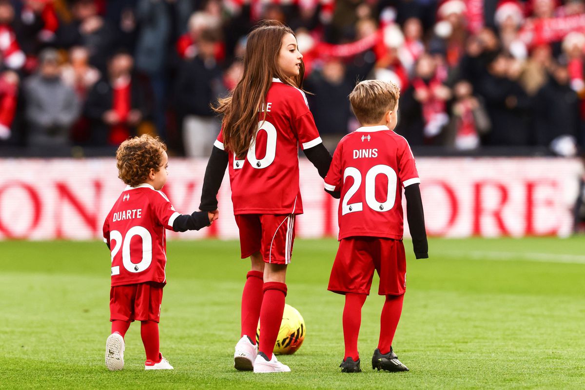 Moment de mare emoție pe Anfield: copiii lui Diogo Jota au intrat pe teren