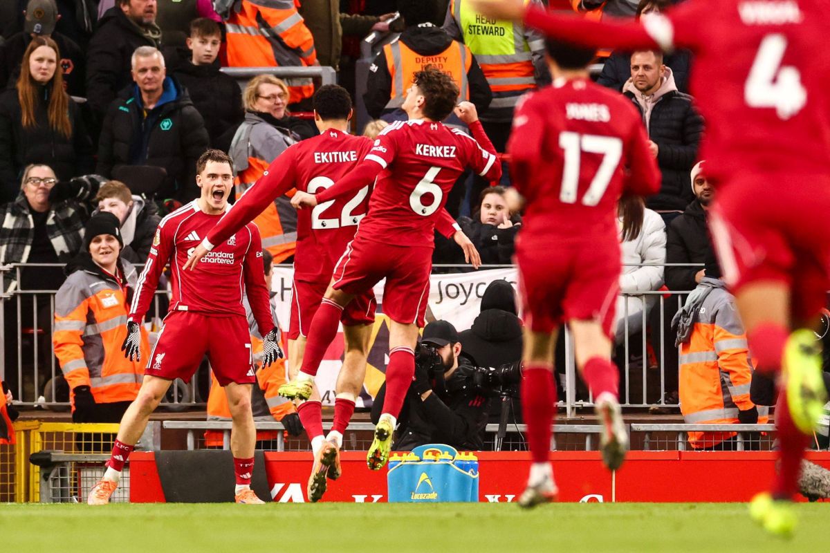 Liverpool, victorie la limită de „Boxing Day” cu „lanterna roșie” Wolverhampton. Premieră Wirtz, într-un meci încărcat de emoție