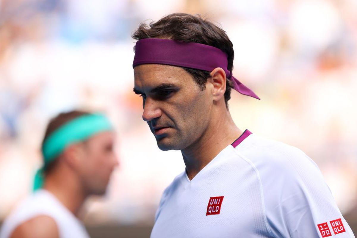 Roger Federer, SUPRAVIEȚUITORUL! Revenire după 7 mingi de meci cu Tennys Sandgren și e în semifinale la Australian Open 2020: „Sincer, trebuia să plec la schi”