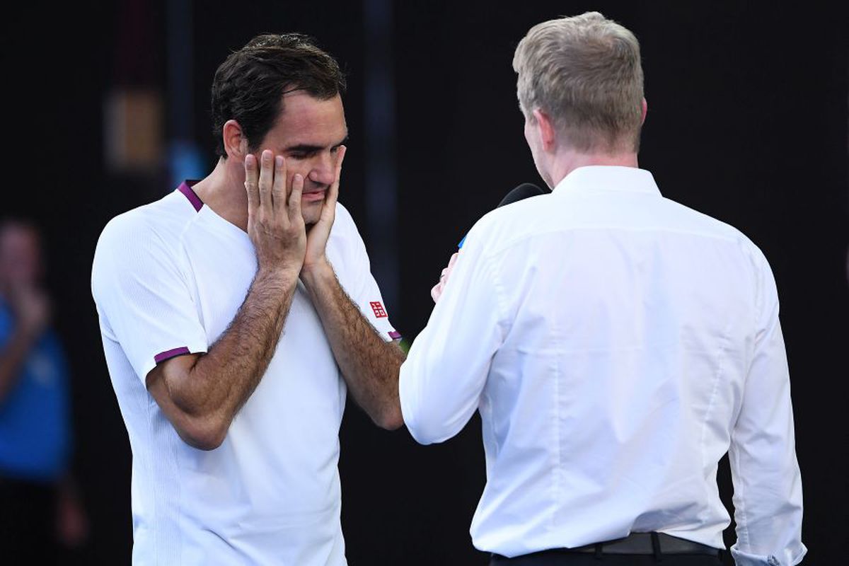 Roger Federer, SUPRAVIEȚUITORUL! Revenire după 7 mingi de meci cu Tennys Sandgren și e în semifinale la Australian Open 2020: „Sincer, trebuia să plec la schi”