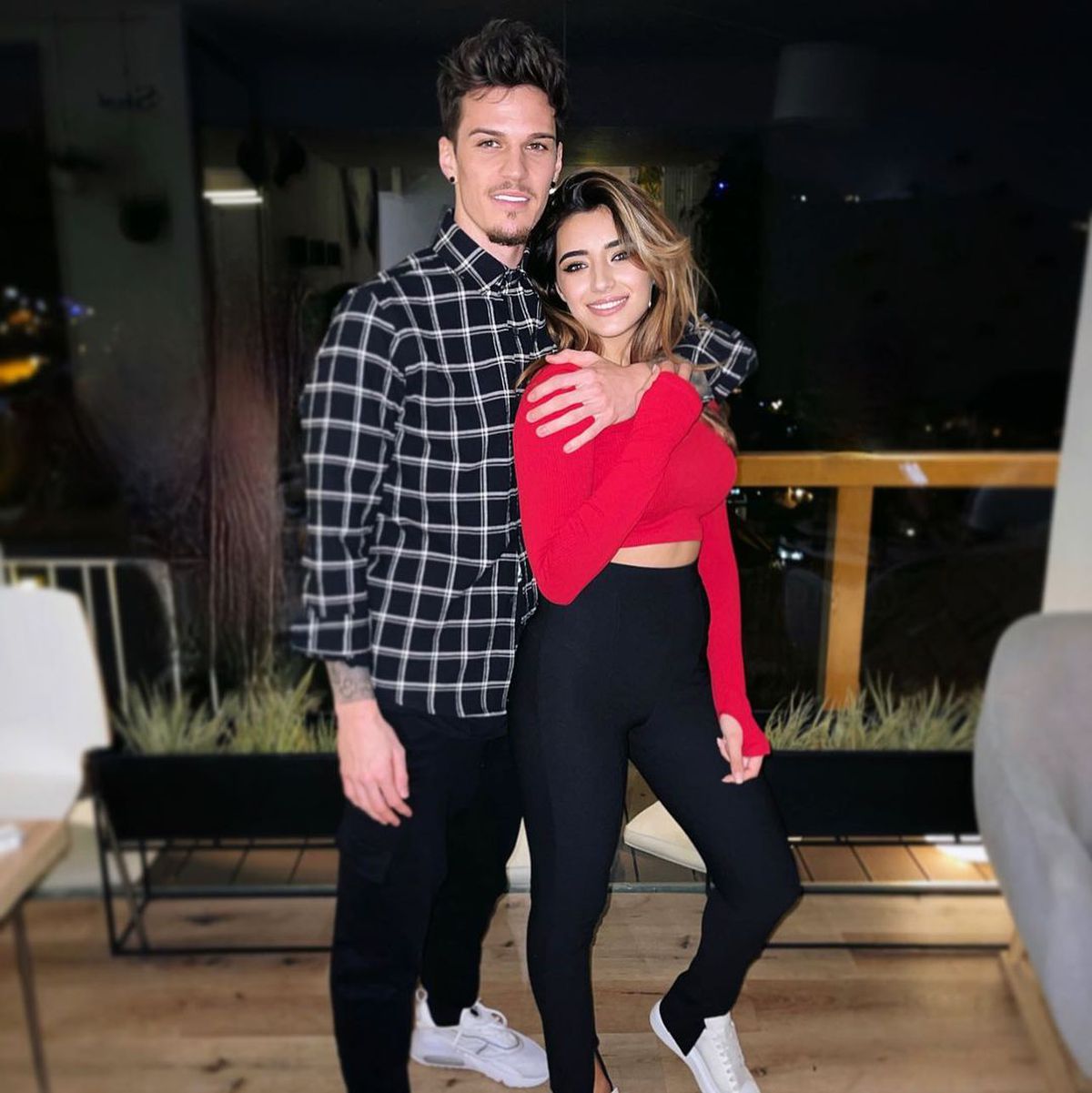 FOTO Ea se află în spatele formei de invidiat a lui Dennis Man! Cum arată fosta Miss Arad cu care fotbalistul se iubește de 7 ani