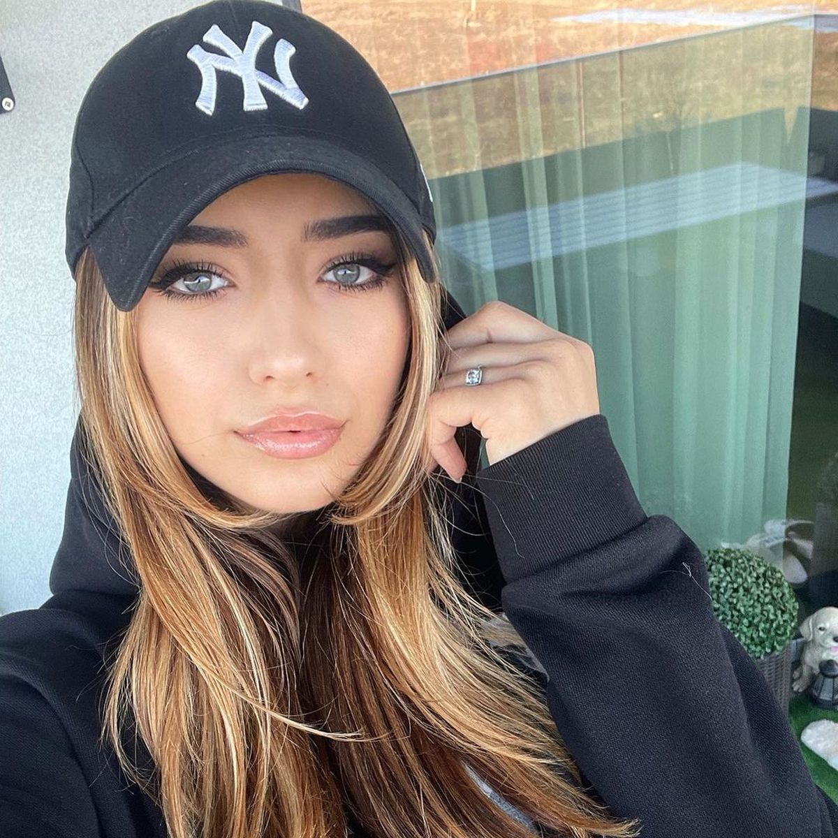 Alexandra Ionela Grigoriță! Cine e tânăra, fostă Miss Arad, care l-a sedus definitiv pe Dennis Man