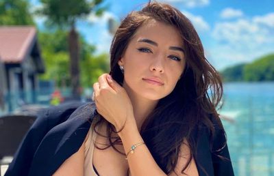 FOTO Ea se află în spatele formei de invidiat a lui Dennis Man! Cum arată fosta Miss Arad cu care fotbalistul se iubește de 7 ani