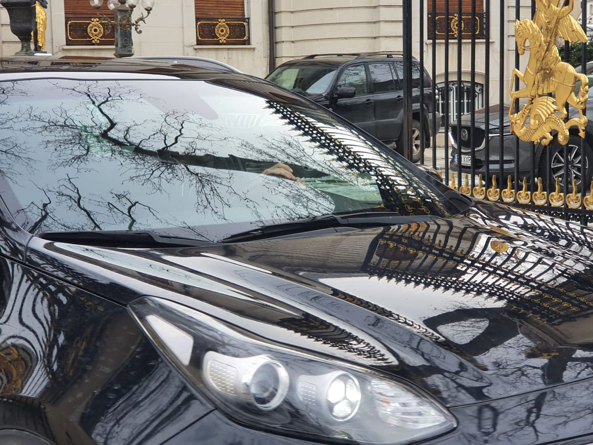 Zi plină la FCSB: pleacă Man, vine Vukusic