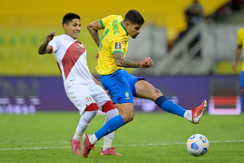 Bruno Guimaraes, în galben