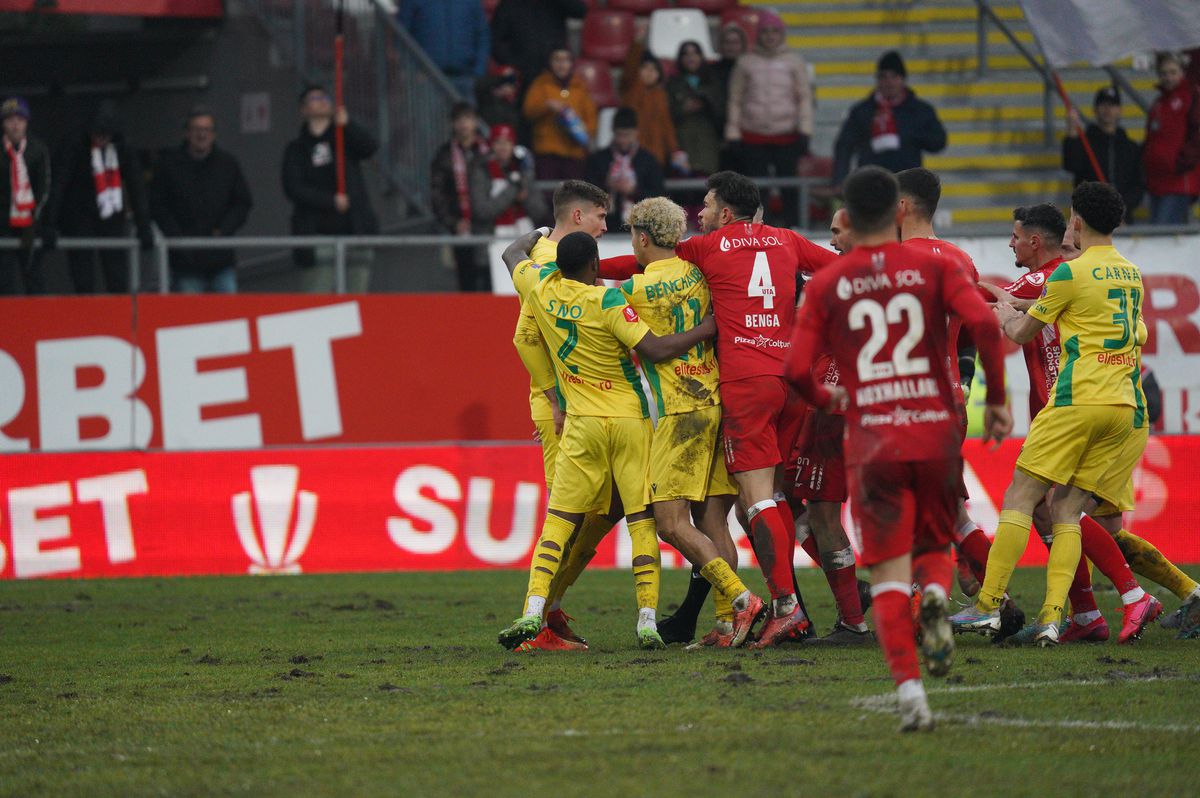 Așa, da! Gazonul de pe Arena Națională arată impecabil, cu câteva ore înainte de FCSB - Farul