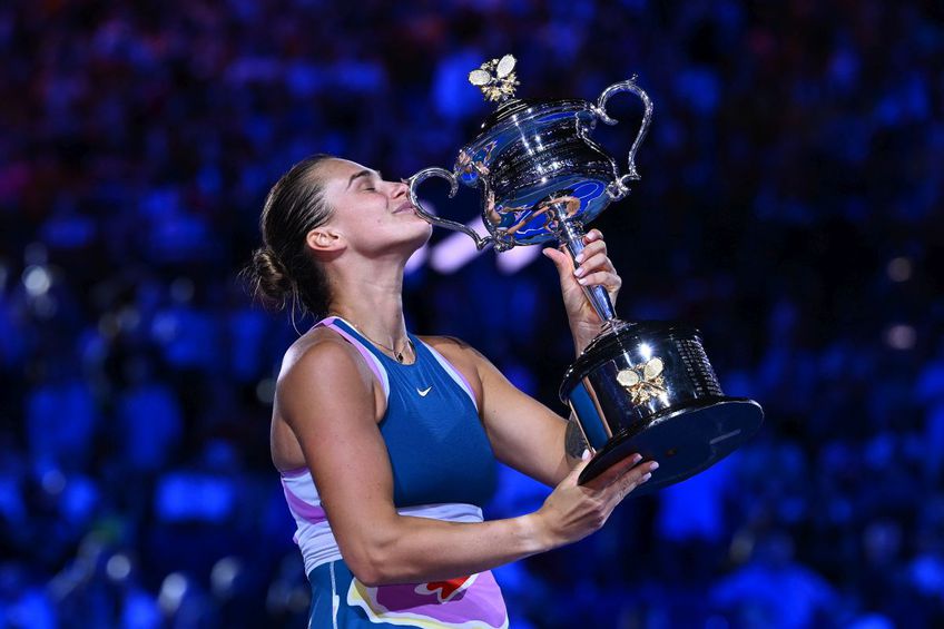 Aryna Sabalenka (24 de ani, locul 5 WTA) a învins-o pe Elena Rybakina (23 de ani, locul 25 WTA), scor 4-6, 6-3, 6-4 în finala feminină de la Australian Open 2023.