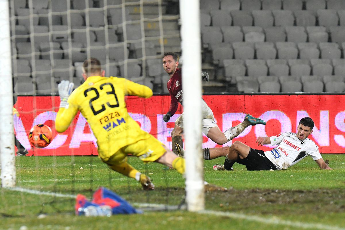 U Cluj - Rapid 0-0 s-a jucat în noroi