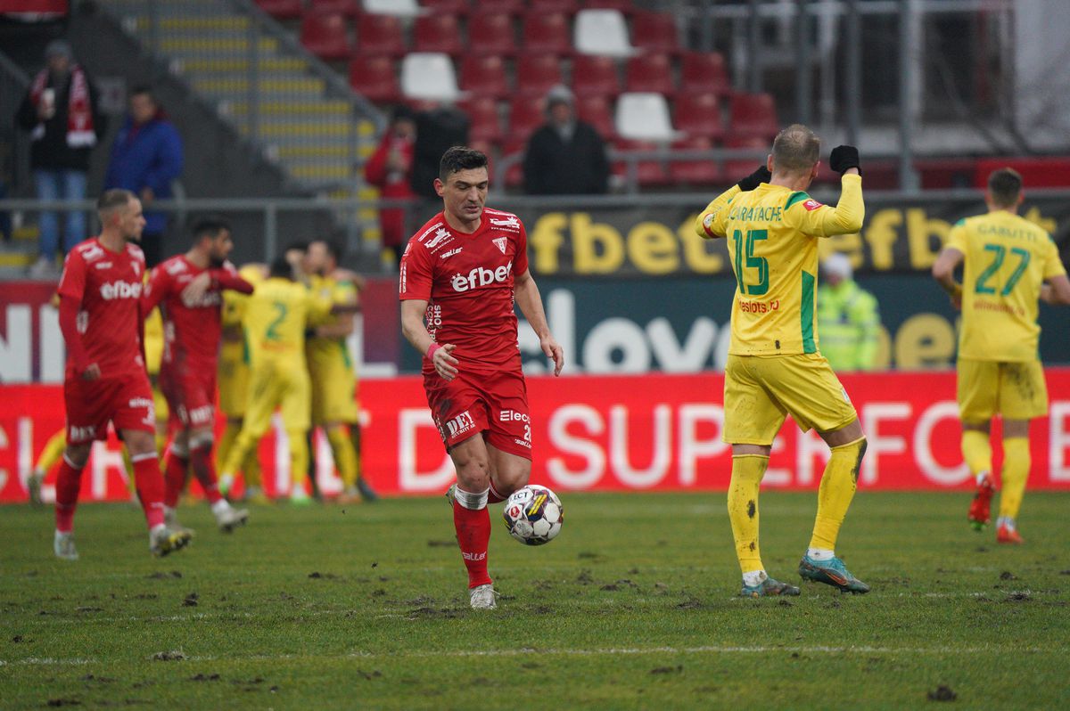 Așa, da! Gazonul de pe Arena Națională arată impecabil, cu câteva ore înainte de FCSB - Farul